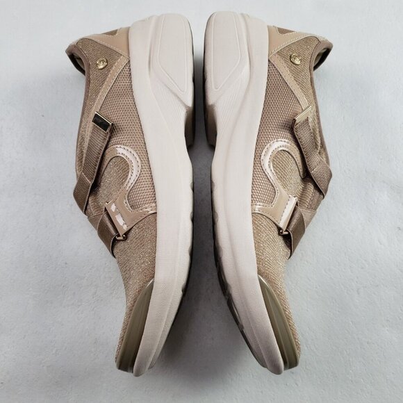 Bzees Offbeat Slip On Sneaker Womens 8.5 Beige Knit Mesh Comfort Casual Shoe - Picture 6 of 10